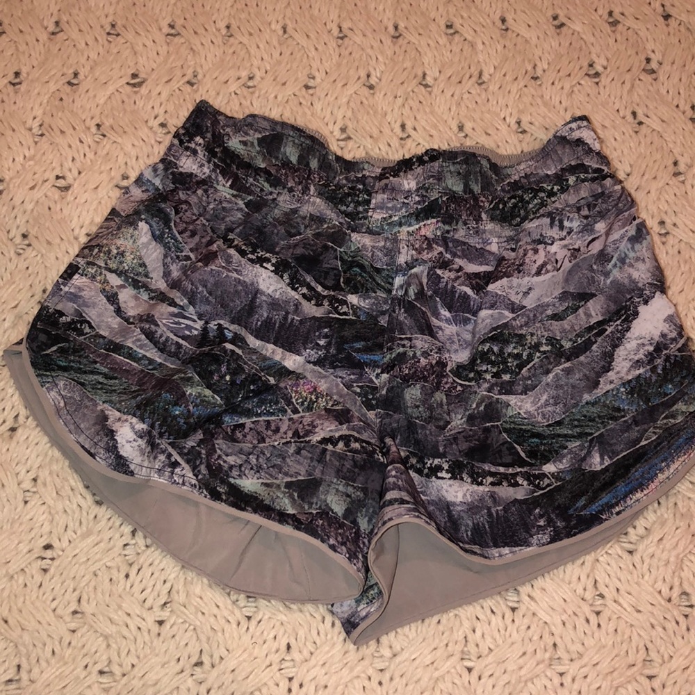 Lululemon reversible shorts (4 inch)